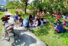 Sambangi Pengungsi Gempa Maluku Tengah, Gubernur Maluku dan Istri Cek Kondisi Warga dan Serahkan Bantuan 26 Screen Shot 2021 06 16 at 16.53.18