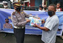 Personil Operasi Patuh Siwalima 2021 Bagi Bansos 23 operasi patuh siwalima