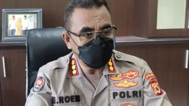 Todong Warga Menggunakan Senpi