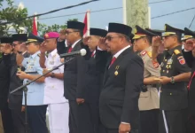 Gubernur Murad Pimpin Upacara Ziarah Ke TMP Kapahaha 23 ezgif.com gif maker 14