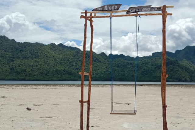 Promosi Destinasi Wisata Bahari, Kembali Digelar Festival Pulau Kabupaten SBB di Selat Valentine 2 Selat Valentine