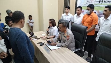 Salah seorang mahasiswa yang mengenyang pendidikan di Universitas Janabadra Yogjakarta ditangkap Tim Penyidik Ditreskrimsus Kepolisian Daerah (Polda) Maluku, lantaran diduga menjual konten porno melalui akun instagramnya.