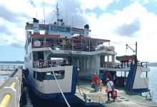Masyarakat Keluhkan Penerapan Sistem Tiket Feri Daring di Ambon 26 kapal feri ambon