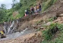 Hujan Deras Rusak Jalan Penghubung Kabupaten Buru dan Bursel 25 IMG 20240709 174829