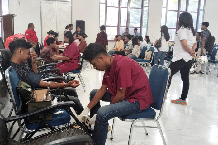 Perayaan 75 Tahun PGI, Gereja dan Mahasiswa Bersatu dalam Donor Darah di Ambon 1 donor darah