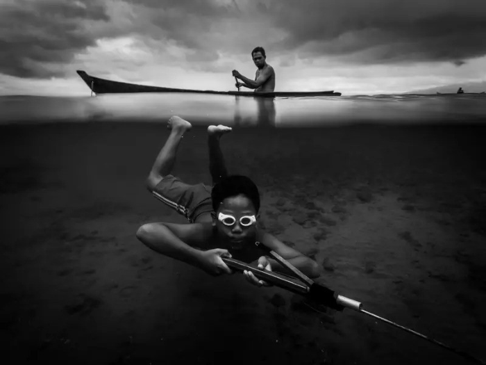 Lensa Penuh Makna: Dari Maluku Ipda Buchari Cetak Sejarah Lewat Fotografi 2 Ipda Buchari