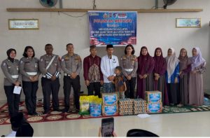 Gelar Go to School, Polres SBB Edukasi Santri & Salurkan Bantuan Sembako ke Ponpes Desa Kamal 2 IMG 20250905 132510