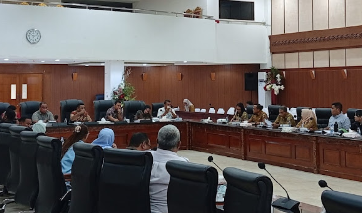 Target PAD Maluku 2025 Jeblok, DPRD Desak Pencopotan Kepala Disperindag 1 target pad