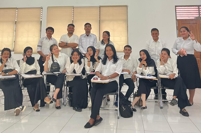 Dari Salon ke Ruang Kelas: Perjuangan Transpuan di Ambon Menemukan Ruang Hidup 2 Vhiandra 3
