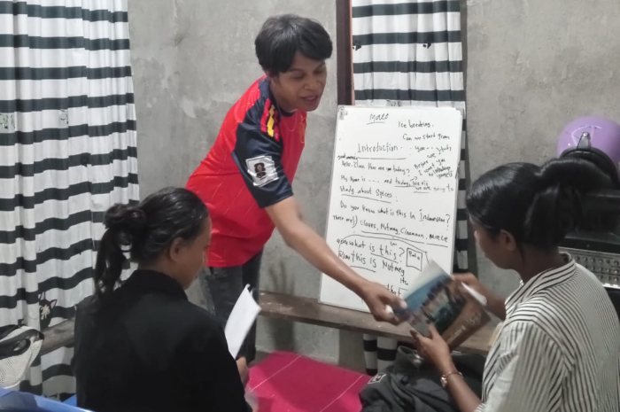 Dari Salon ke Ruang Kelas: Perjuangan Transpuan di Ambon Menemukan Ruang Hidup 2 christine 1