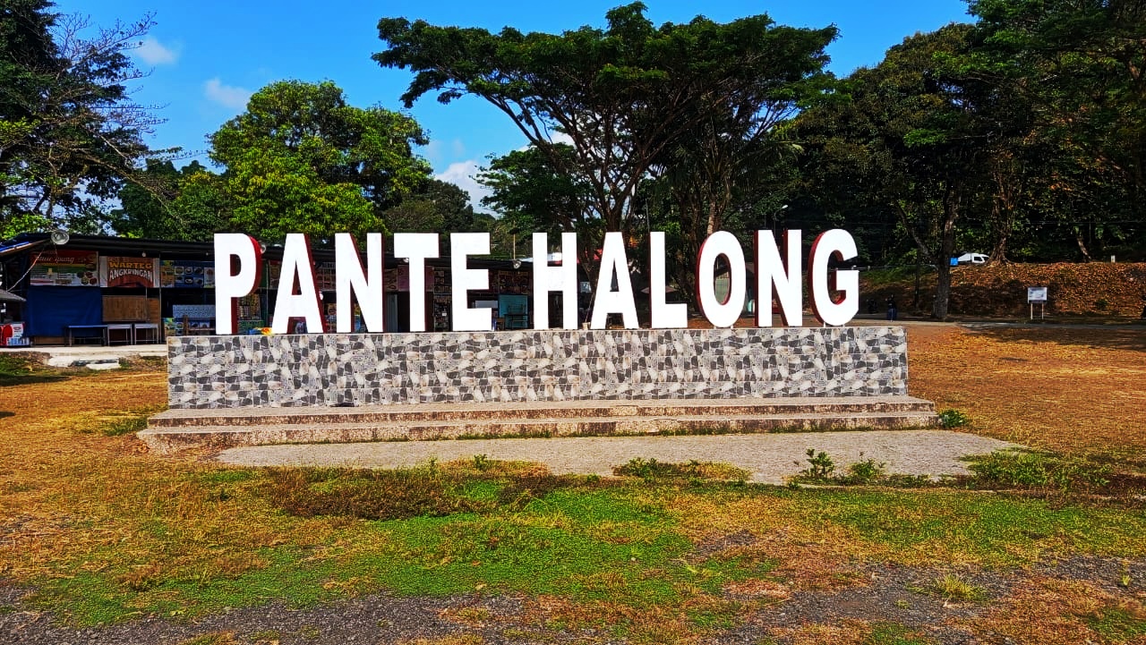 Senja di Pante Halong: Menikmati Wajah lain Ambon di Teluk Baguala 2 pante halong