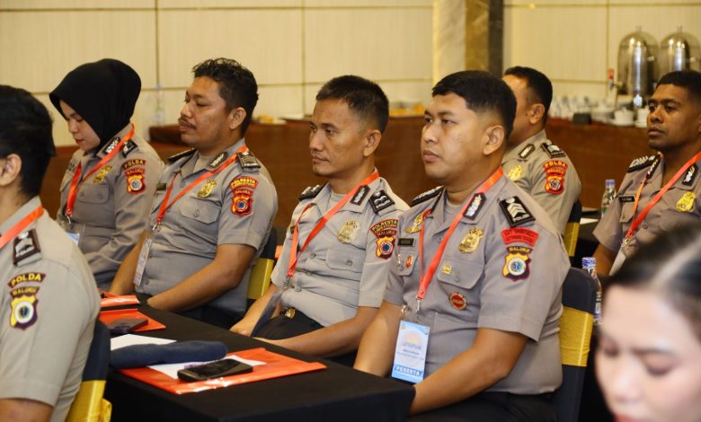 Polda Maluku Bekali Personel Humas dengan Keterampilan Produksi Konten Digital
1 WhatsApp Image 2026 10 28 at 00.55.04